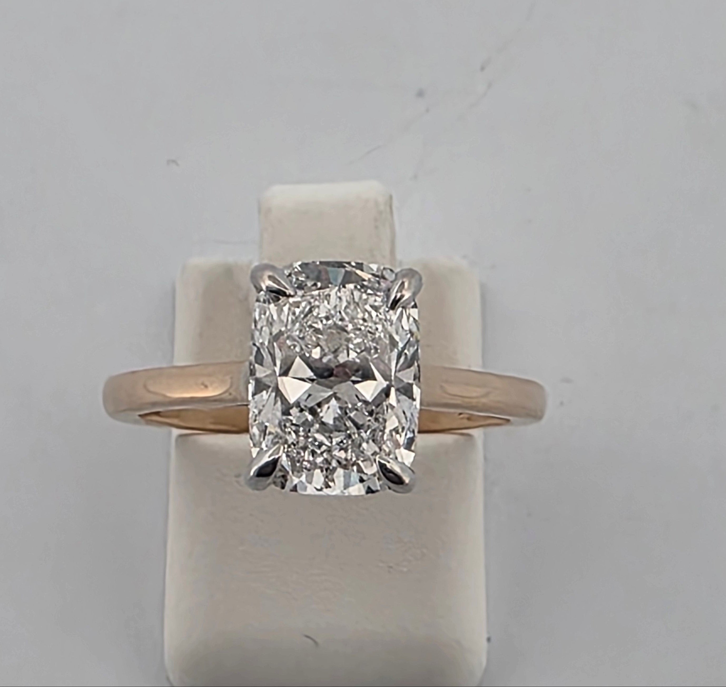 14K Y/W Oval Solitaire Mount