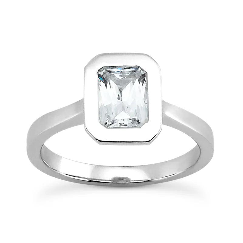 Solitaire diamant taille émeraude en or 14 carats