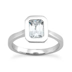 Solitaire diamant taille émeraude en or 14 carats