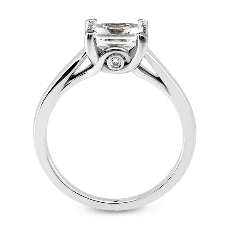 Solitaire diamant taille émeraude en or 14 carats