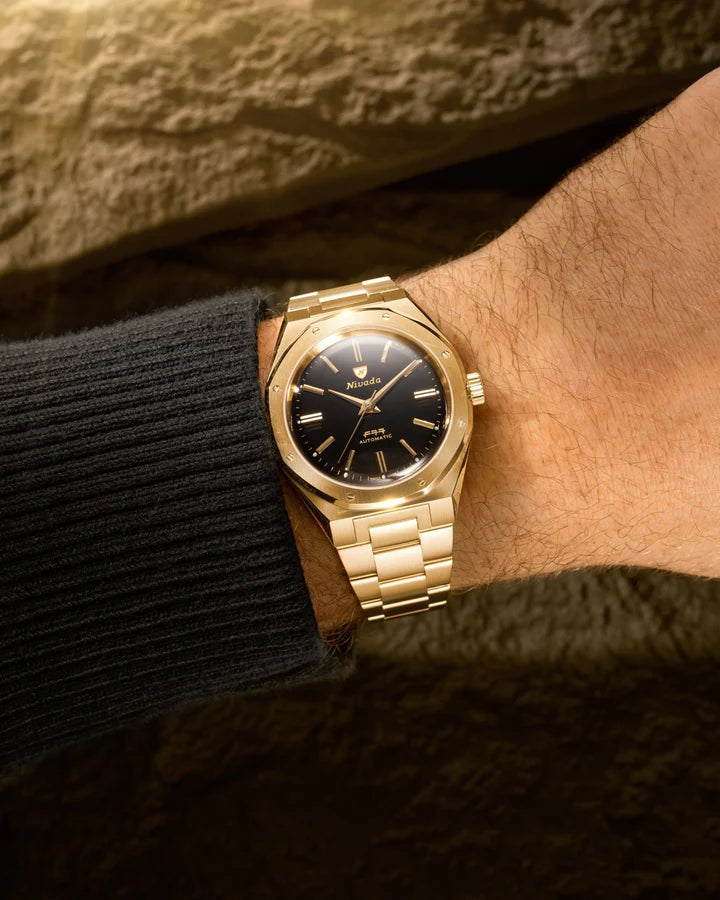F77 MK2 SST, Date (Gold PVD)